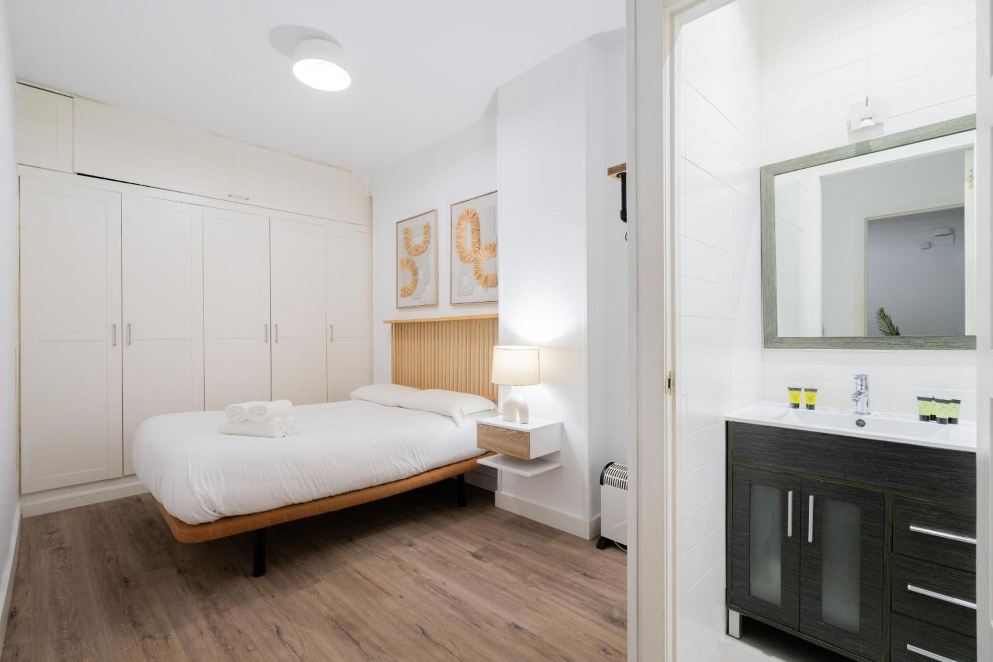 Apartamento En Chueca Para 4 Personas Alquiler Temporal Madrid Dış mekan fotoğraf