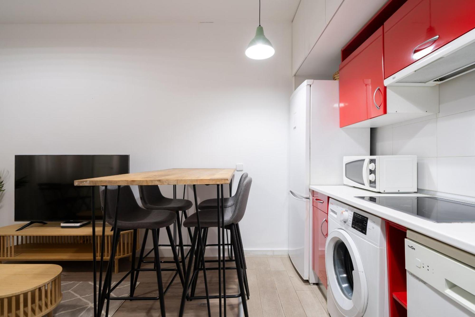 Apartamento En Chueca Para 4 Personas Alquiler Temporal Madrid Dış mekan fotoğraf