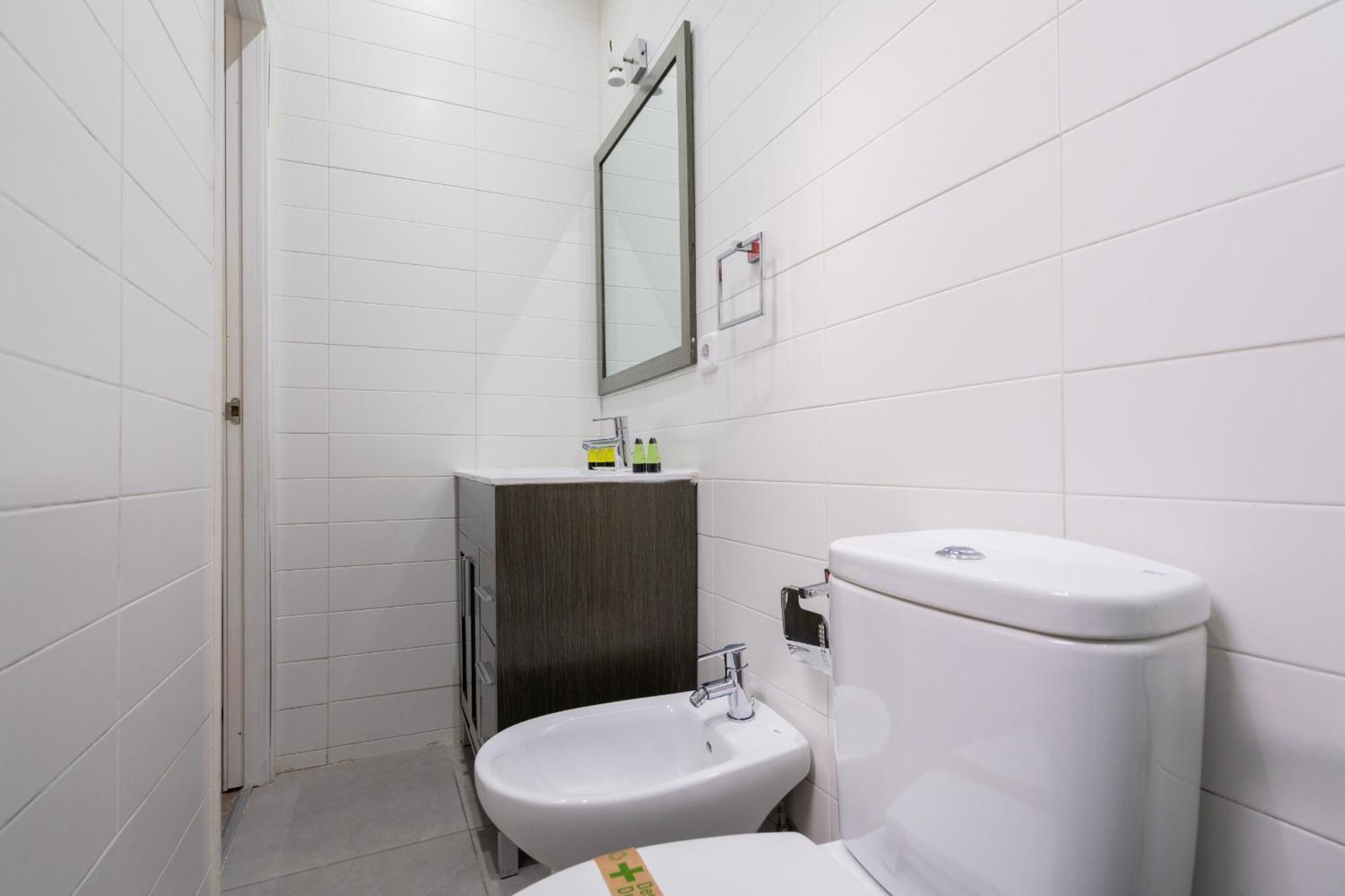 Apartamento En Chueca Para 4 Personas Alquiler Temporal Madrid Dış mekan fotoğraf